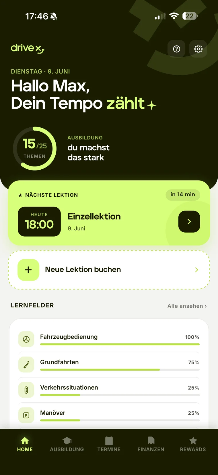 DriveX App – Startbildschirm mit Lernfortschritt, nächster Lektion und Lernfeldern